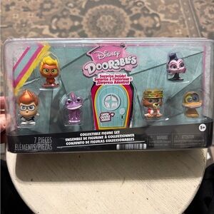 Disney Doorables Colorful Character Set